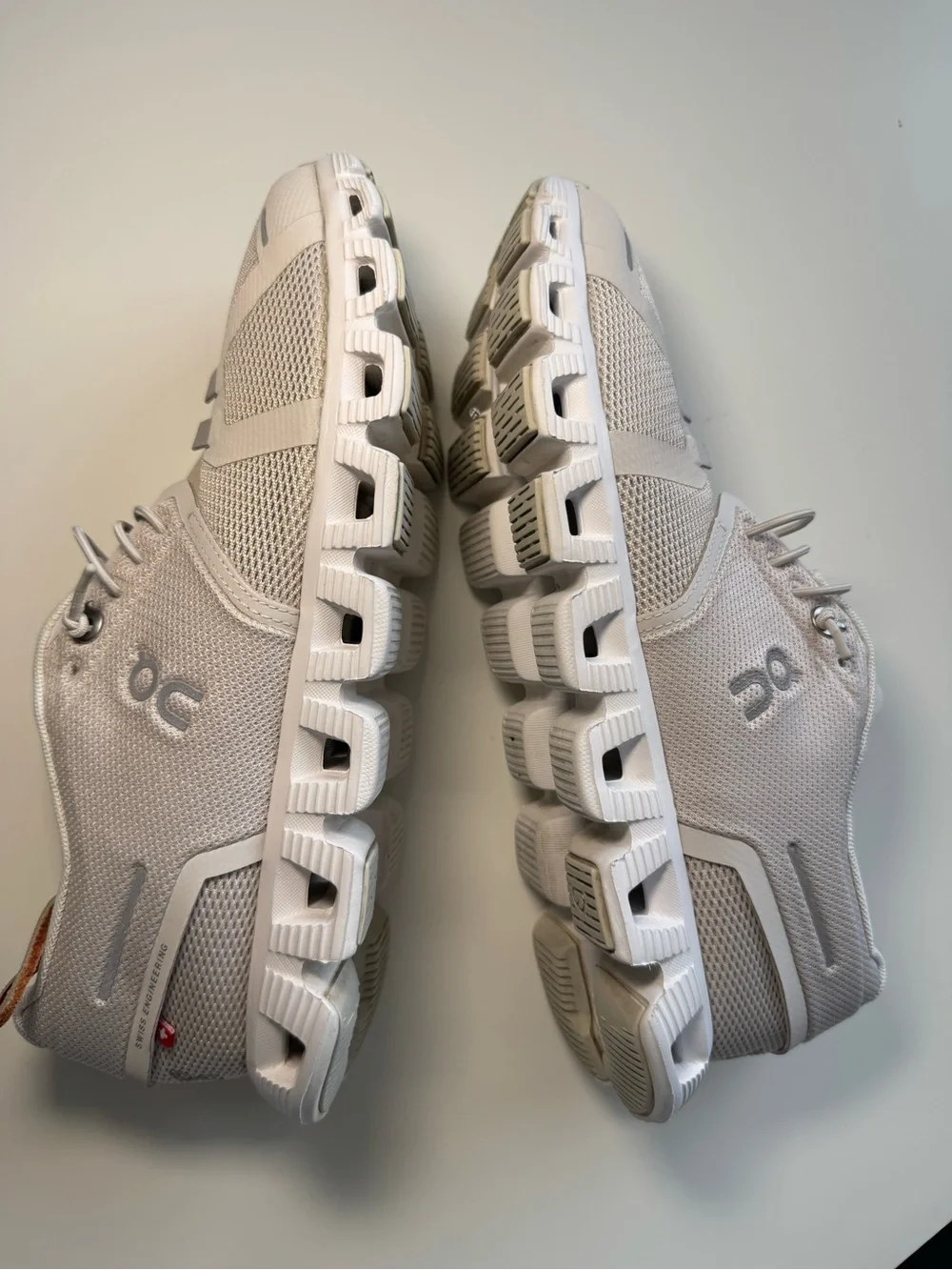 On Running Cloudrunner Athletic Shoes in Light Gray and White - Picture 9 of 15